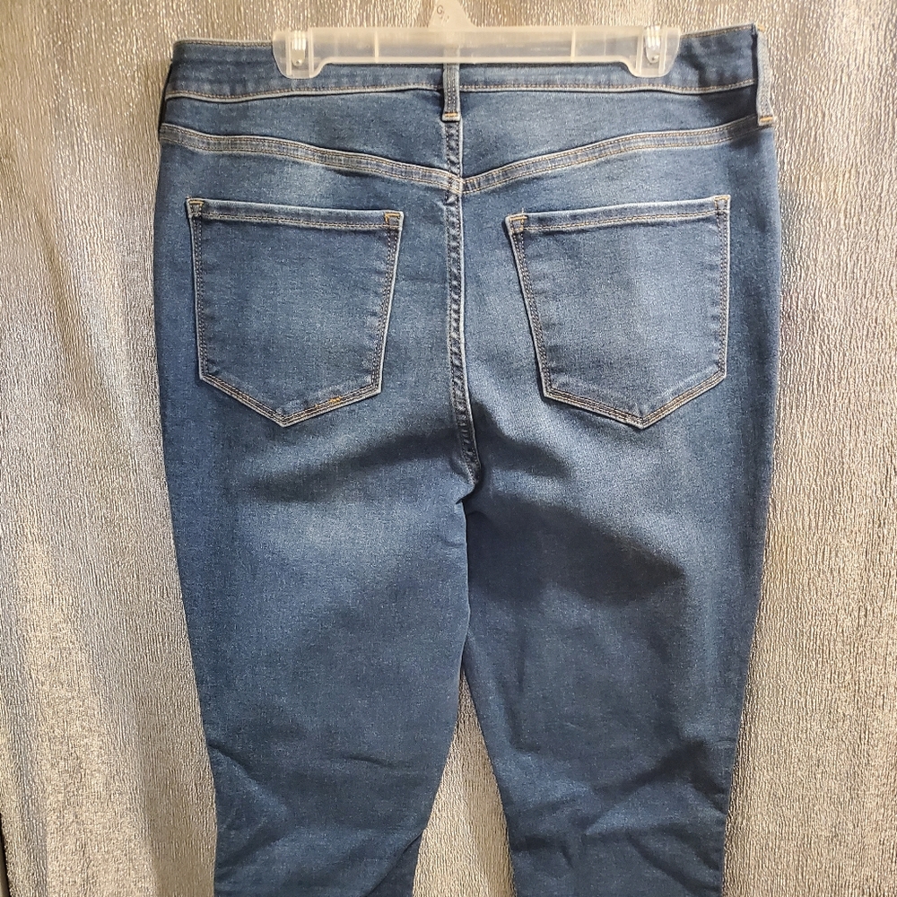 Jeans - Picture 2 of 5